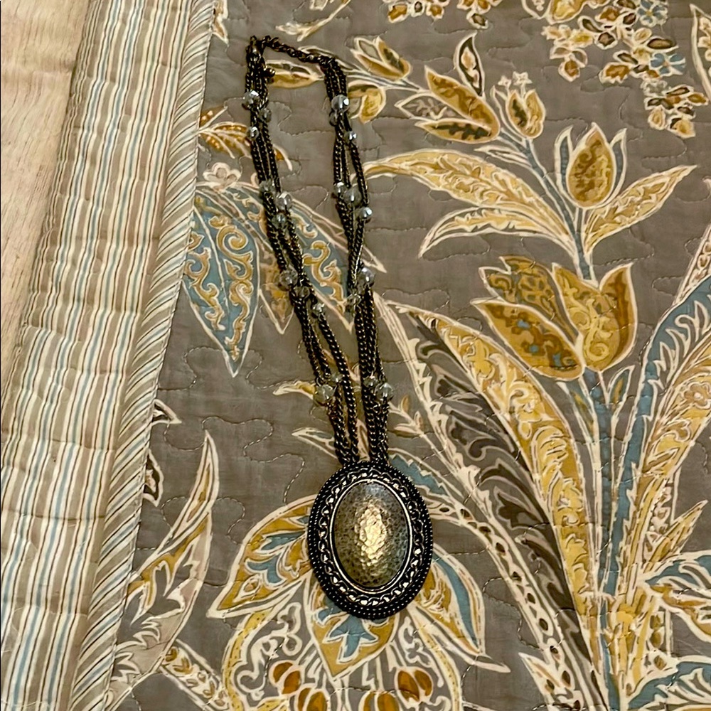 Stunning statement necklace